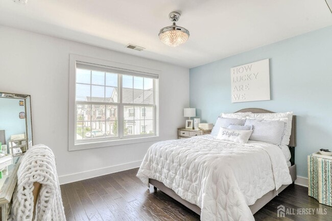 Building Photo - 1529 Paxton Ln