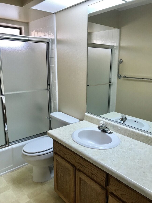 Building Photo - 840 S 400 E
