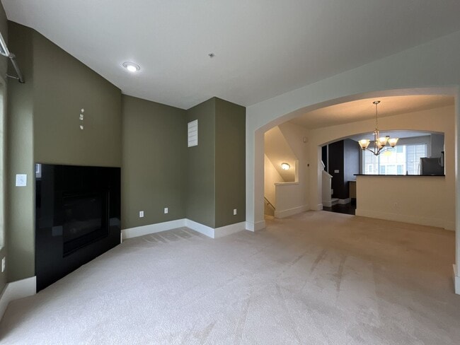 Building Photo - 2 Bedroom 2.5 Bathroom with 2 Tandem Car garage ~ Convenient Cedar Mill Location Near St. Vincent...