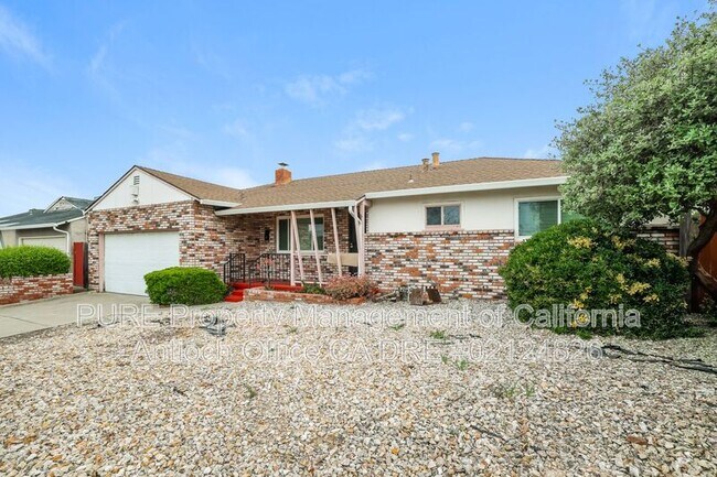 Building Photo - 2117 Biglow Dr