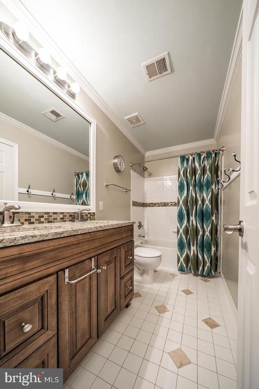 Building Photo - 1401 Windjammer Ct