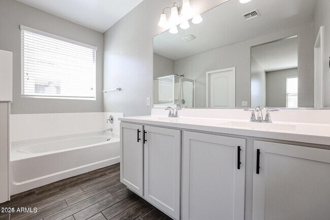 Building Photo - 30203 W Fairmount Ave