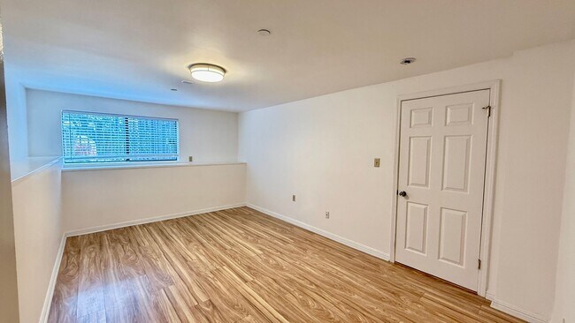 Building Photo - LT11MAIN