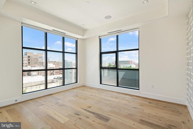 Building Photo - 240 N 2nd St