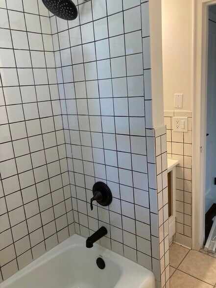 Building Photo - 100 Woodside Grn