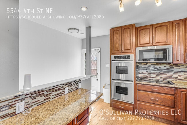Building Photo - 5544 4th St NE