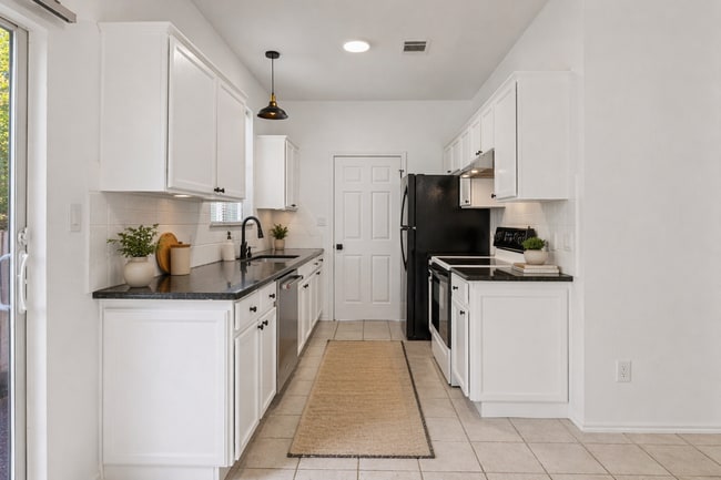 Building Photo - 4501 Whispering Valley Dr