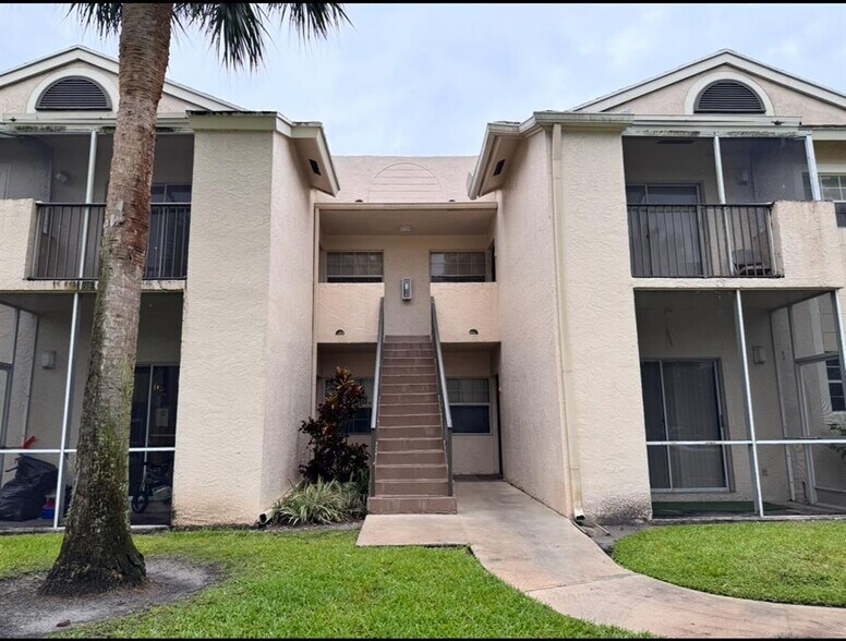Building Photo - 891 Cypress Park Way
