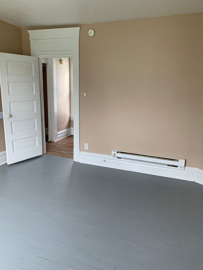 Building Photo - 1715 Park St