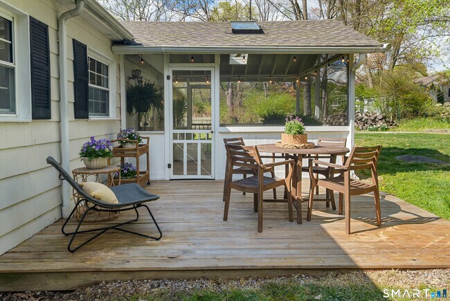 Building Photo - 206 Wolfpit Ave