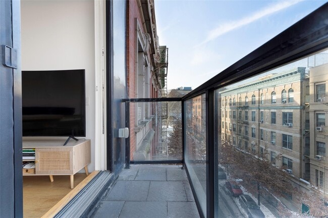 Building Photo - 310 W 114th St