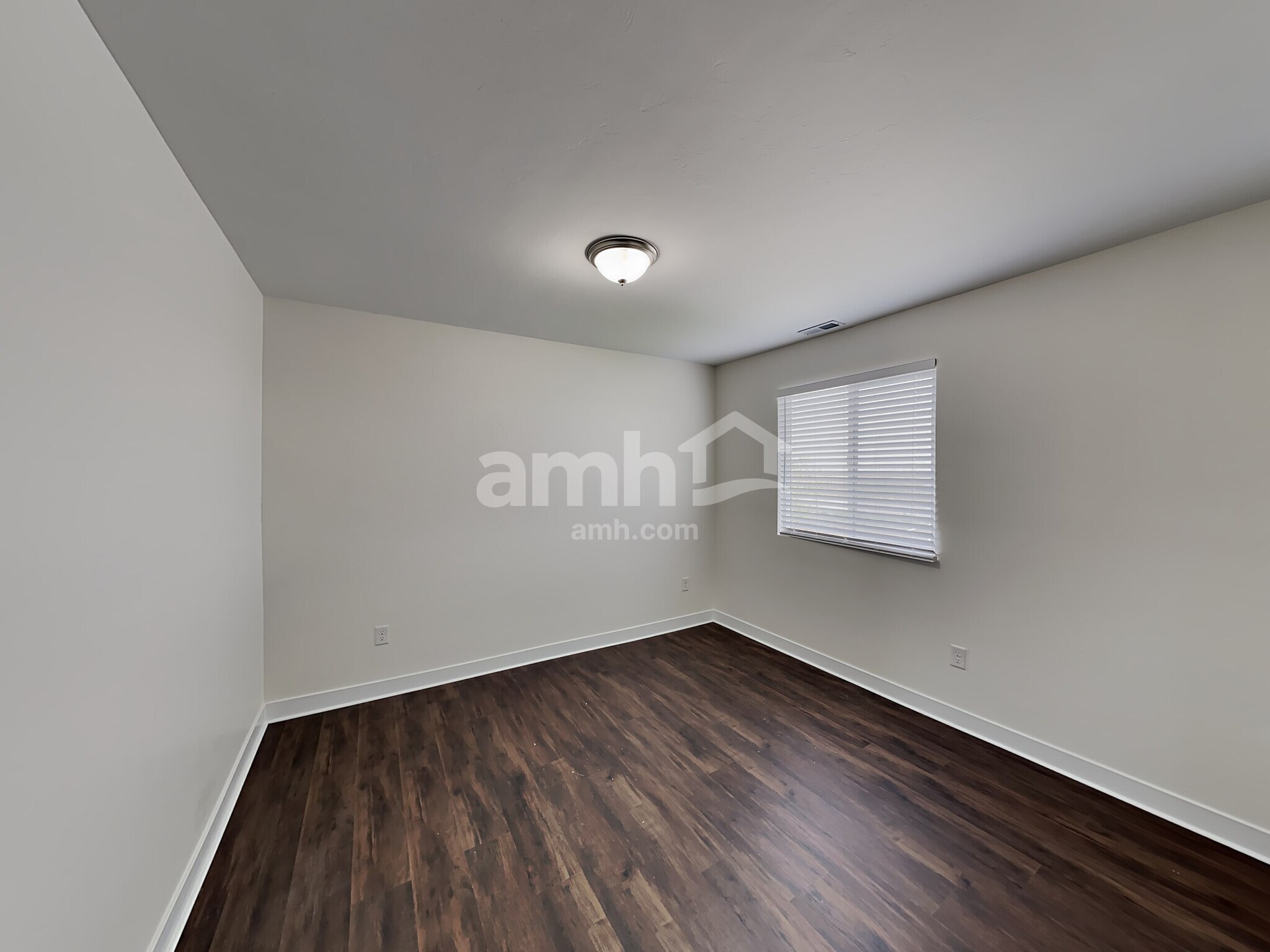 Building Photo - 574 Fireside Ln