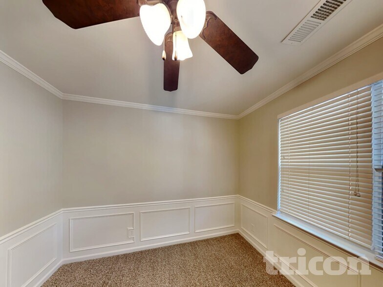 Building Photo - 34 Crescent Woode Dr