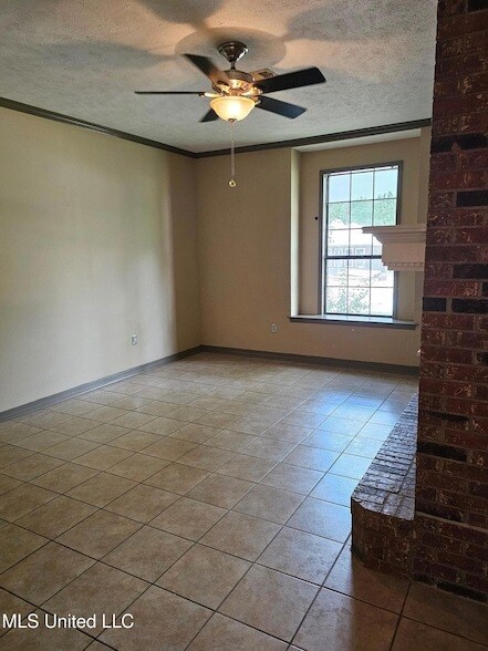 Building Photo - 472 Brendalwood Dr