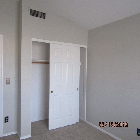 Building Photo - Gorgeous home with upgrades and move in ready