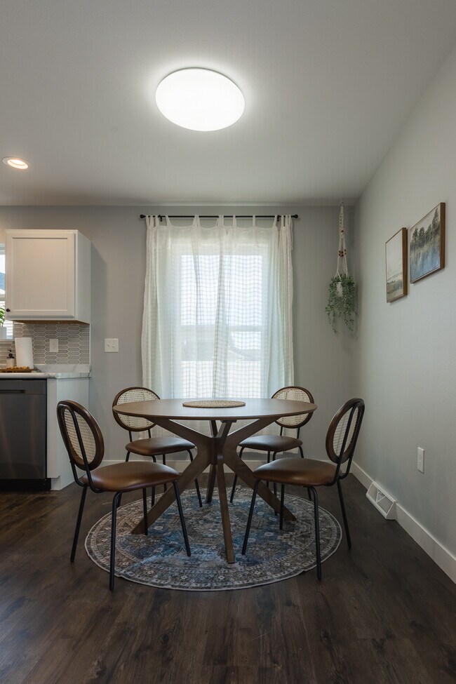 Building Photo - 3062 Barrington Pl