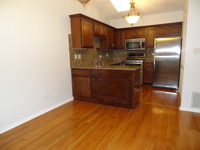 Building Photo - 450 Bridle Trail