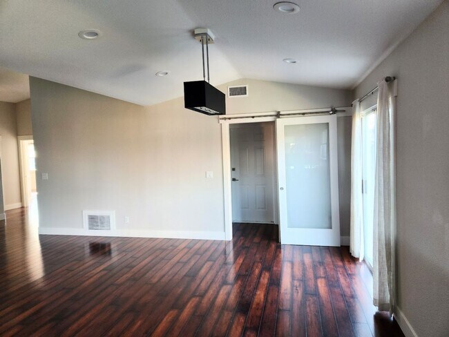 Building Photo - Nipomo Single Story Newly Updated