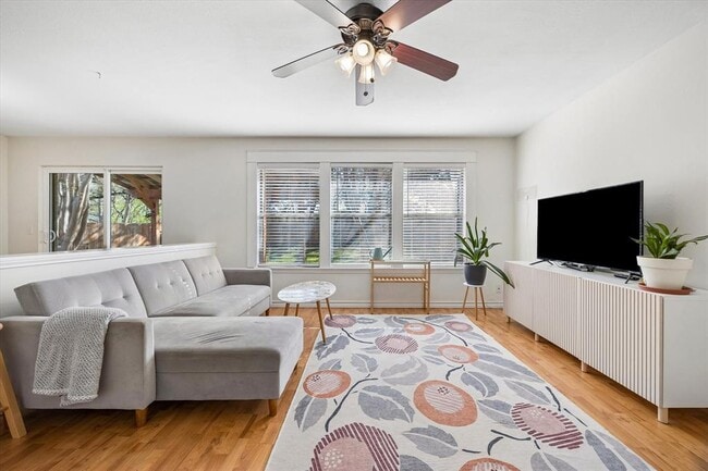 Building Photo - 2011 Harvest Moon Dr