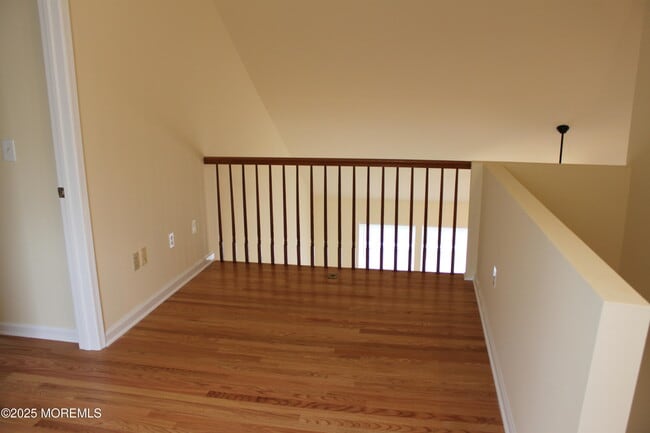 Building Photo - 1529 Windward Ave