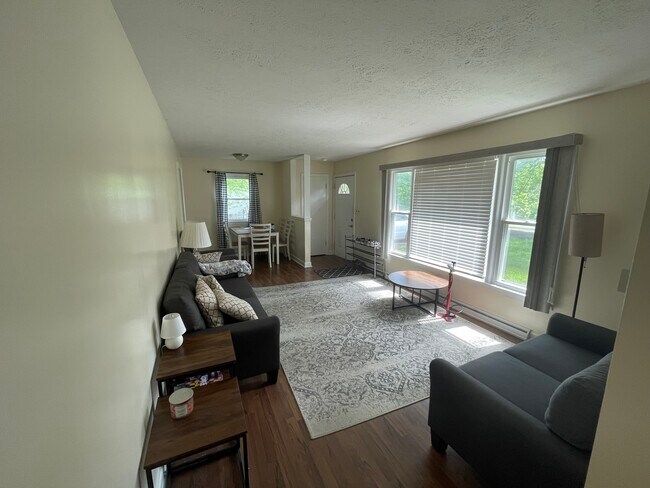 Building Photo - 1219 Grove Rd