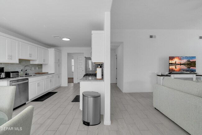 Building Photo - 805 P.º Tranquilo Pl