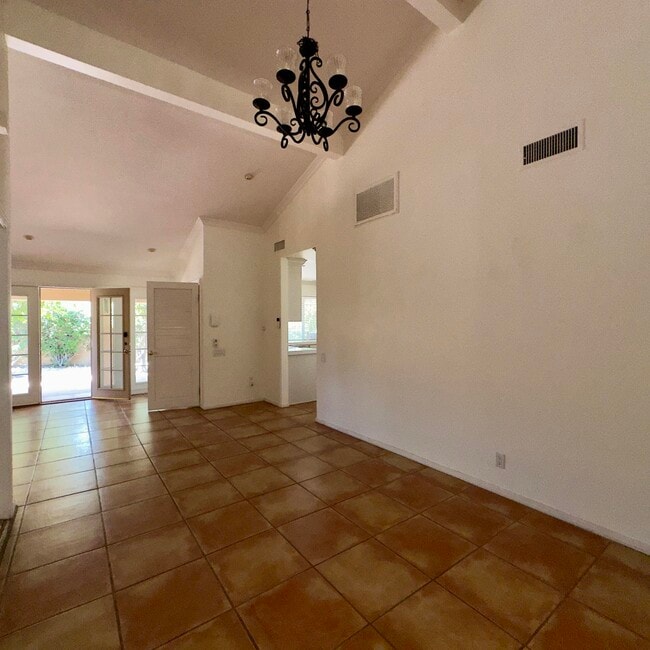 Building Photo - 40064 Silktree Ct