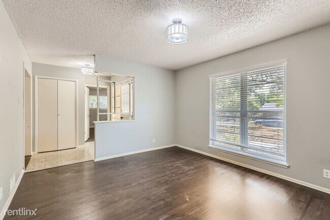 Building Photo - 4 br, 2 bath House - 5623 Lon Chaney Drive
