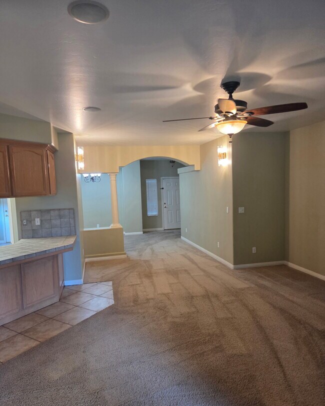 Building Photo - 9908 Commodore Dr