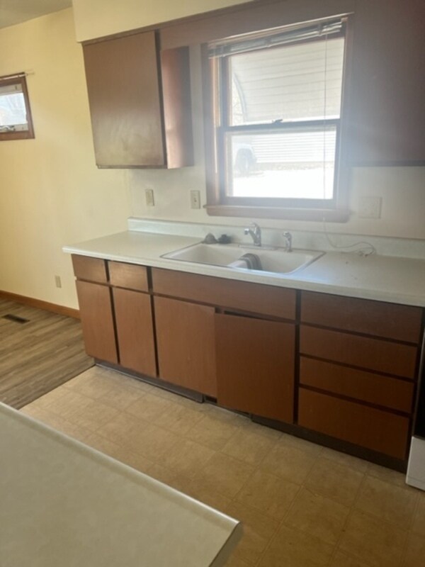 Building Photo - 480 3rd St