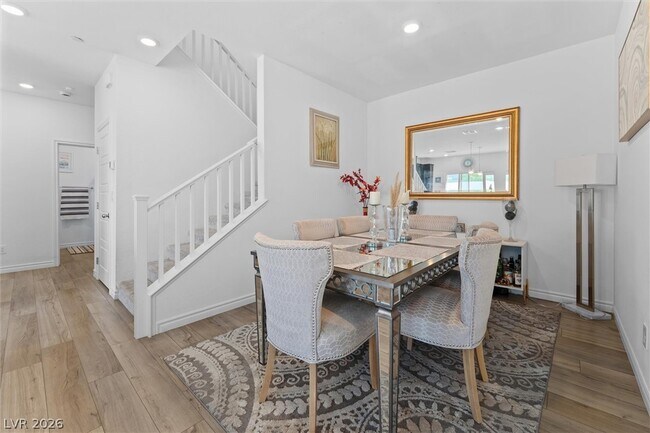 Building Photo - 237 Callen Falls Ave