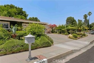 Building Photo - 16577 Knollwood Dr