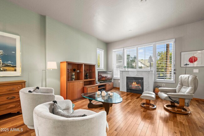 Building Photo - 17 W Vernon Ave