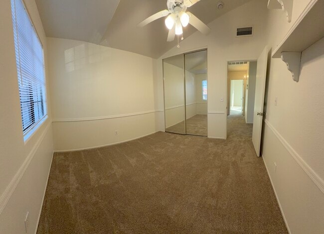 Building Photo - 949 E Gila Ln