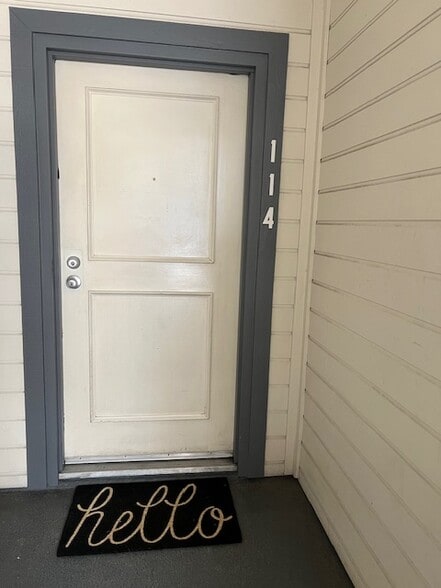 Front door to the condo - 3950 Cleveland Ave