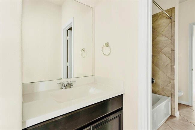Building Photo - 1005 Fountain Grass Way