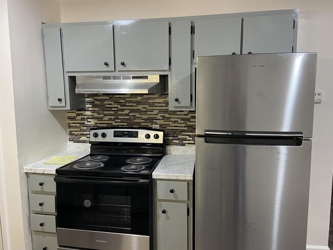 Building Photo - 2801 Jadan Pl