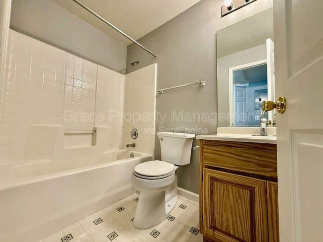 Building Photo - 1146 Opal St