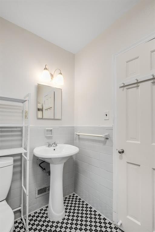 Building Photo - 140 Rumson Rd NE