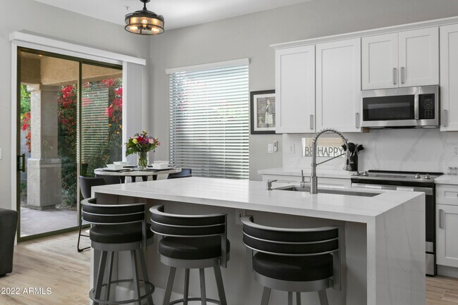 Building Photo - 7725 E Journey Ln