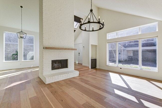 Primary Photo - Museum District: Chic 2-Story newly updated home!