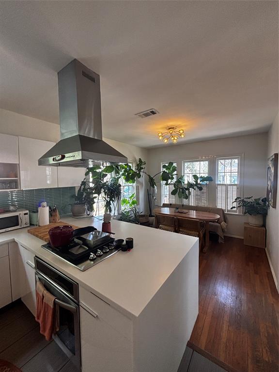 Building Photo - 917 E 39th St