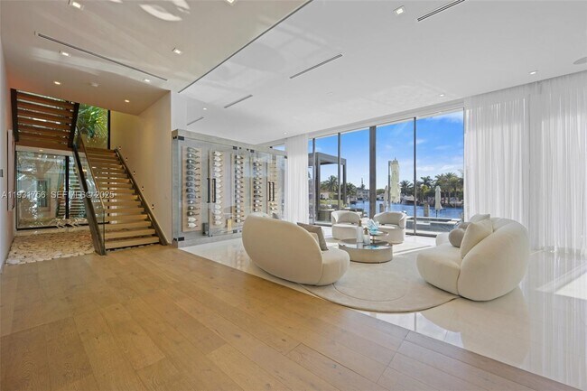 Building Photo - 3260 NE 165th St