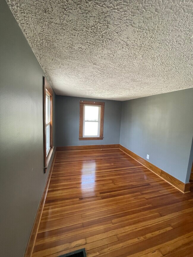 Building Photo - 204 Point Pleasant Rd