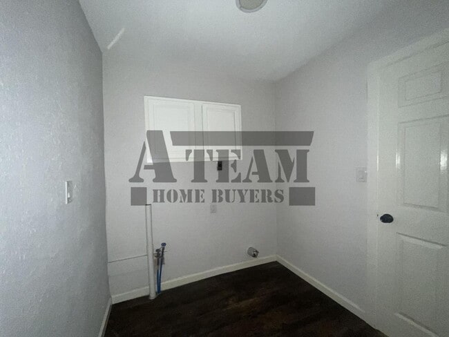 Building Photo - 3 Bed 1 Bath home for rent!