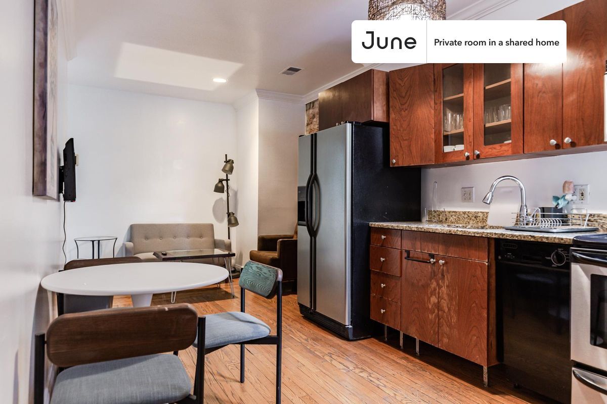 Building Photo - Room in Shared 3 bed/1 bath home