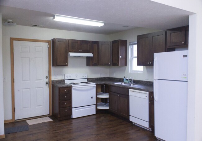 Building Photo - 2276 Holdrege St