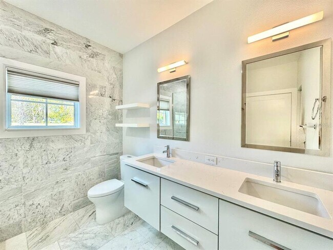 Building Photo - 4207 S Dale Mabry Hwy