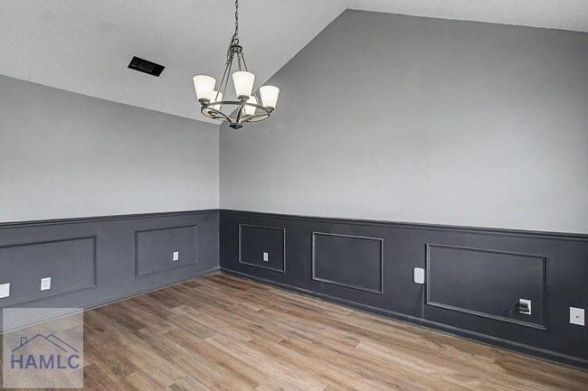 Building Photo - 291 Sabreena Cir