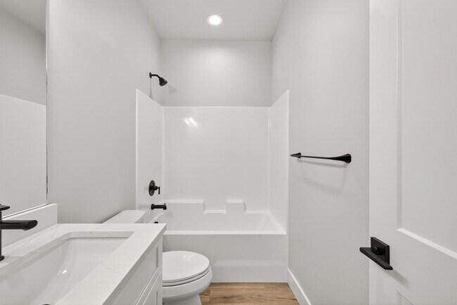 Building Photo - K551LI